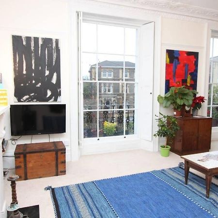 Stunning Arty Apartment In The Heart Of Clifton ブリストル エクステリア 写真