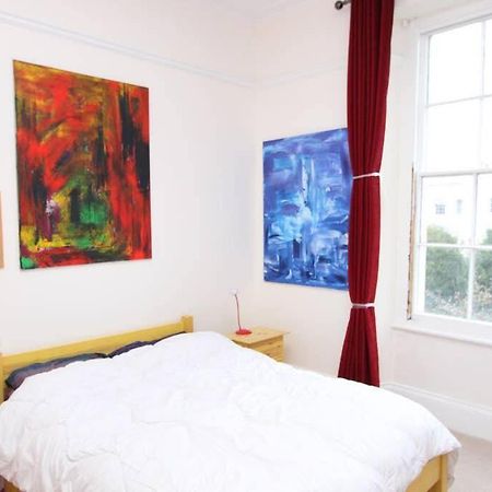 Stunning Arty Apartment In The Heart Of Clifton ブリストル エクステリア 写真