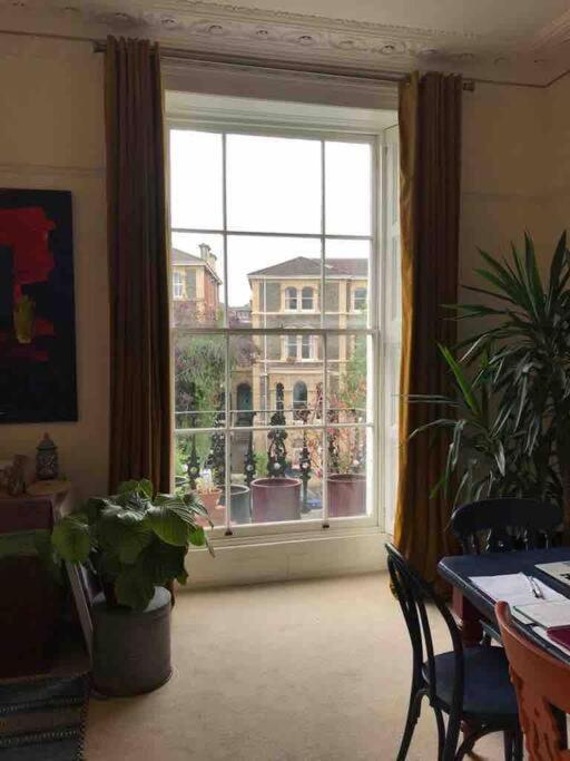 Stunning Arty Apartment In The Heart Of Clifton ブリストル エクステリア 写真
