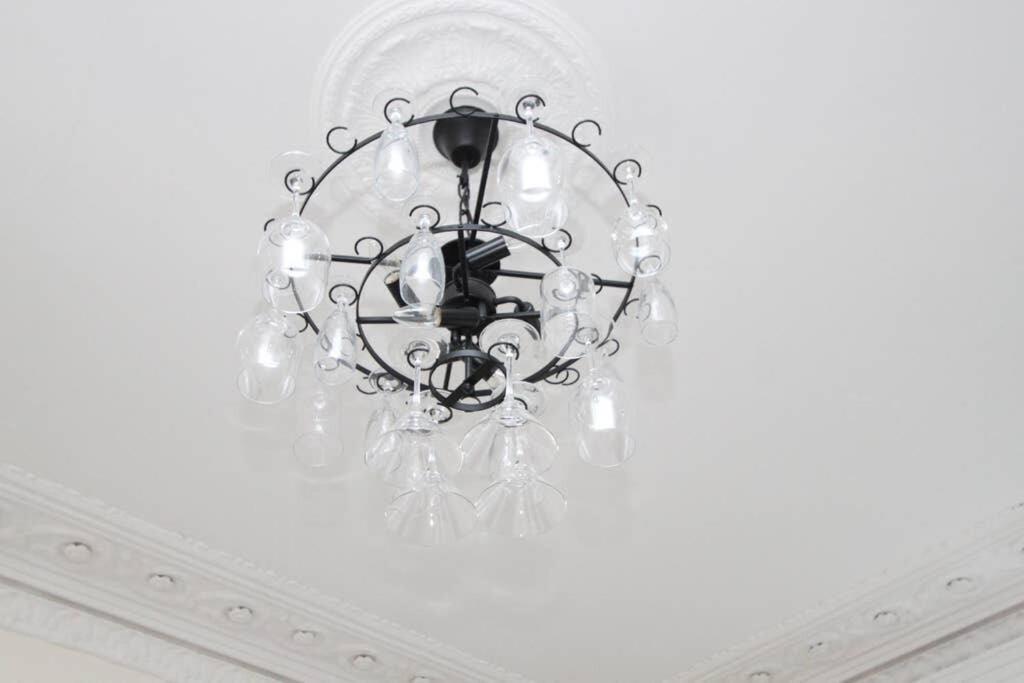 Stunning Arty Apartment In The Heart Of Clifton ブリストル エクステリア 写真