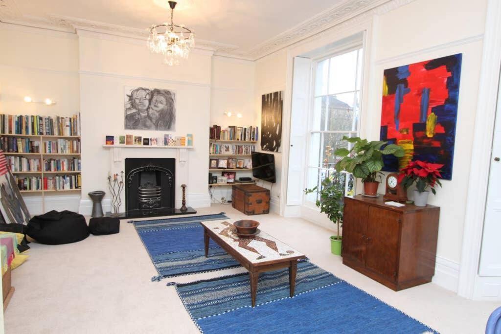 Stunning Arty Apartment In The Heart Of Clifton ブリストル エクステリア 写真